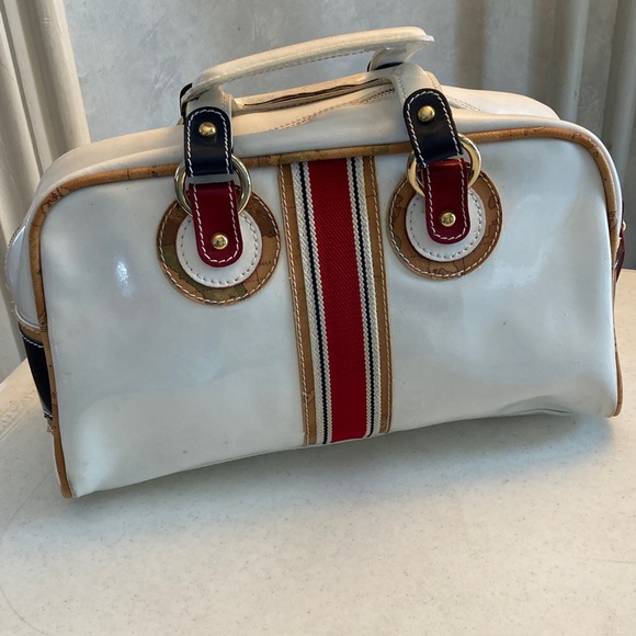 Alviero Martini Handbags - VTG Alviero Martini White and Red Women's Bag
